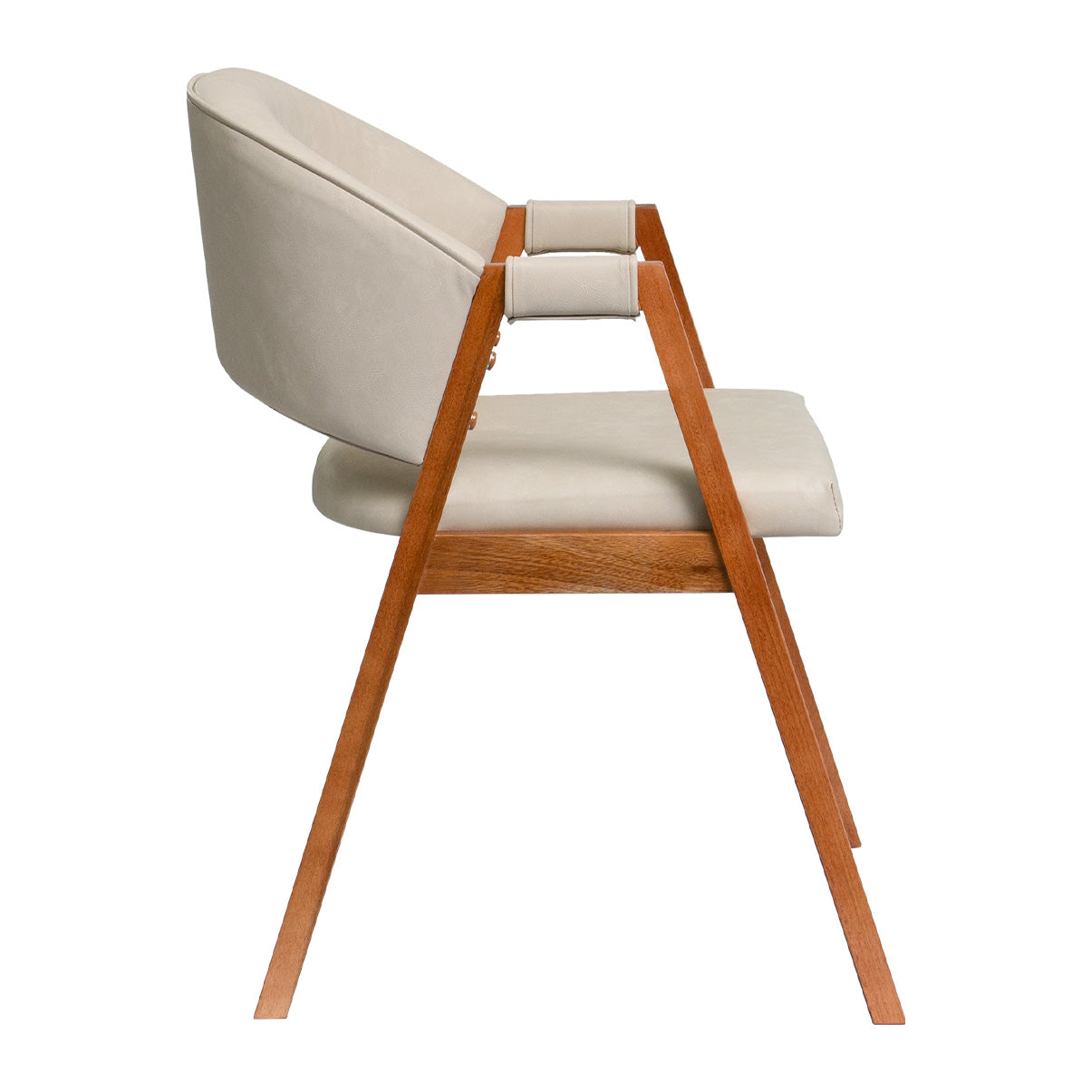 Cadeira Compuse Escandinava Com Encosto Curvo Estilo com Detalhes em Corino