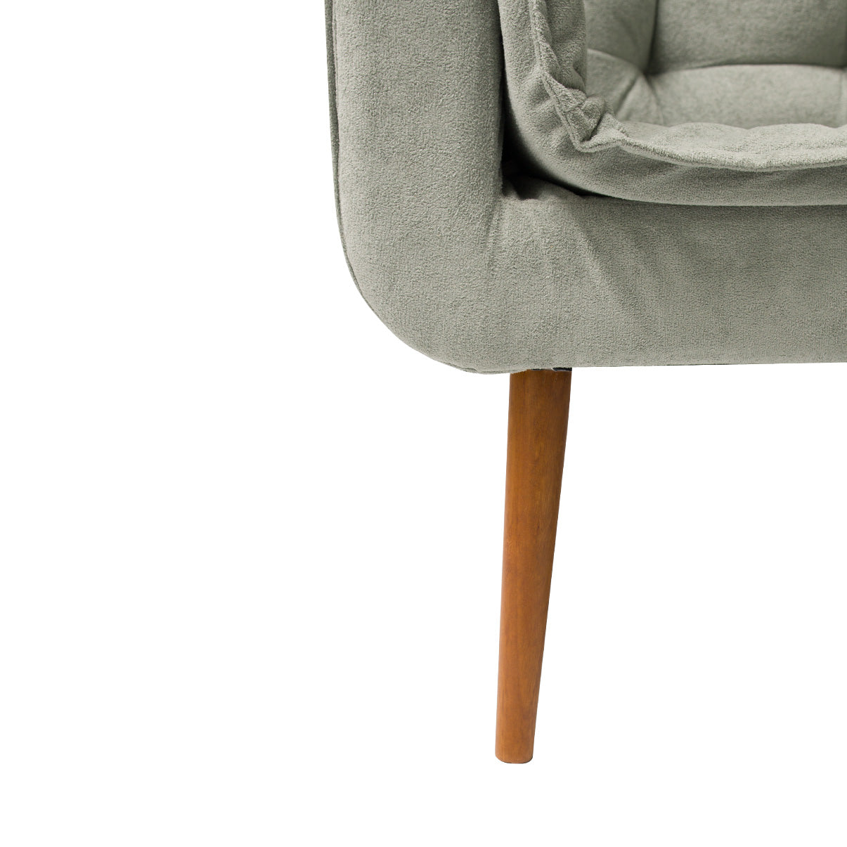 Poltrona Silicia com Pés Palito em Madeira de Eucalipto e Estofado em Tecido Deluxe – Design Elegante
