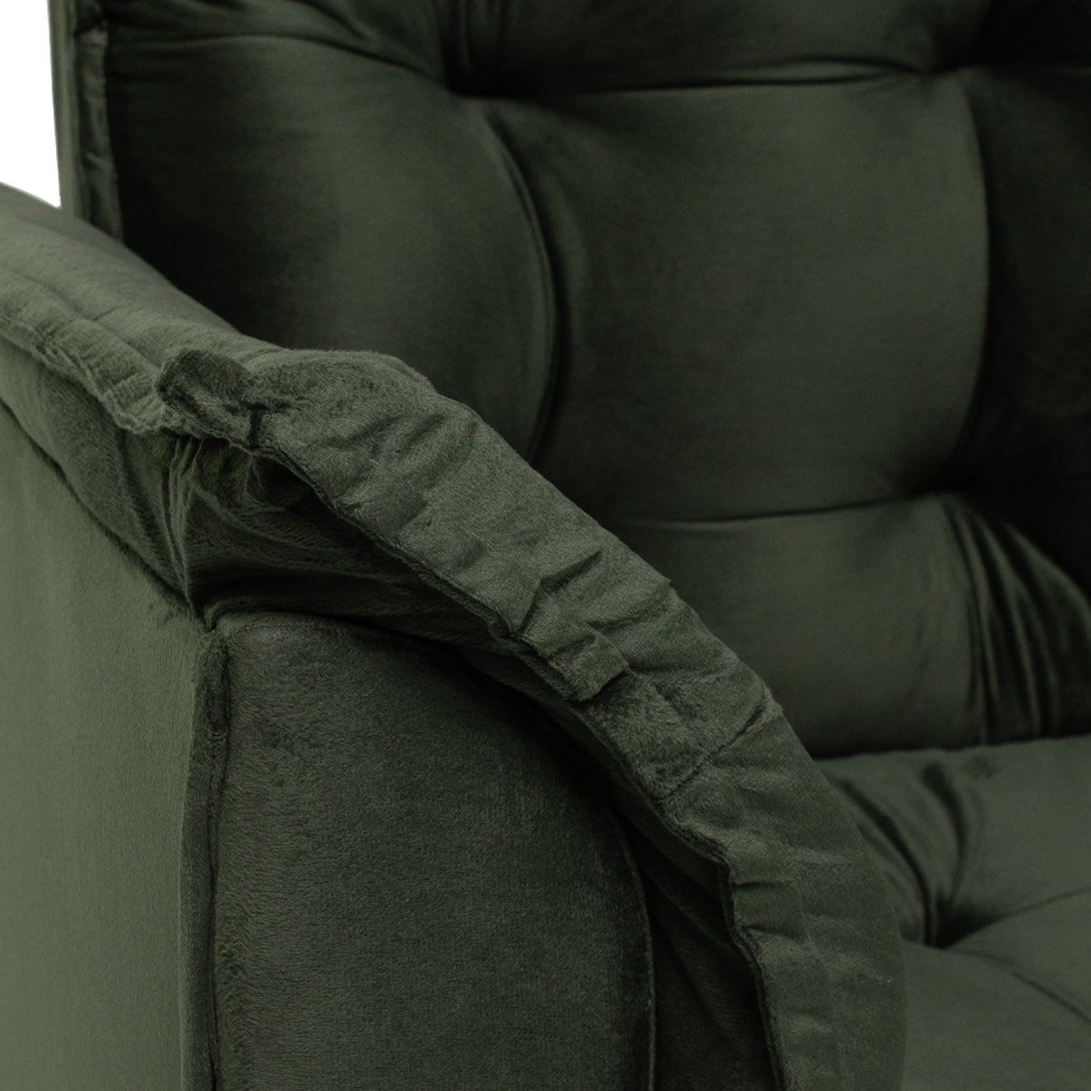 Poltrona Silicia com Pés Palito em Madeira de Eucalipto e Estofado em Tecido Deluxe – Design Elegante