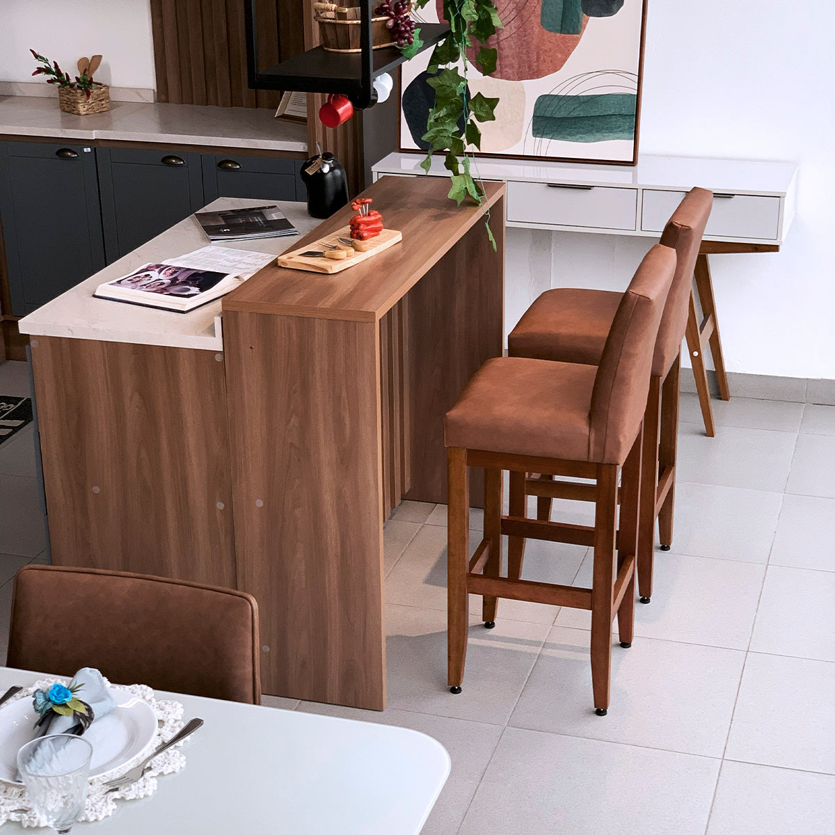 Banqueta Dallas Desmotada em Corino com Apio de Pés e Encosto