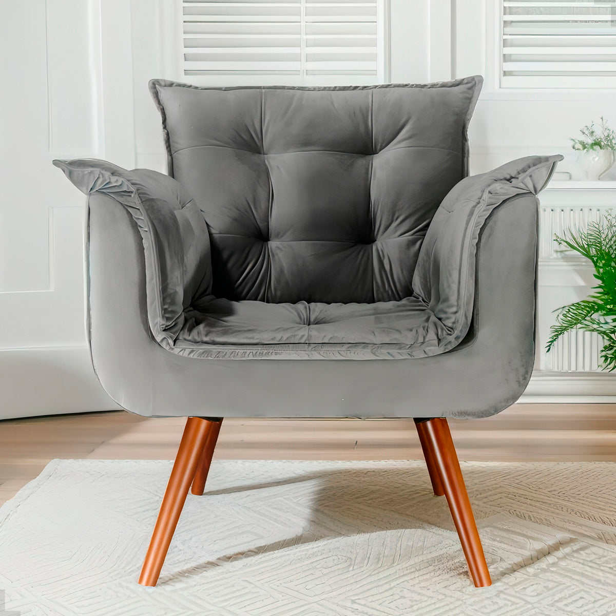 Poltrona Silicia com Pés Palito em Madeira de Eucalipto e Estofado em Tecido Deluxe – Design Elegante