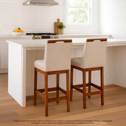 Banqueta Rubi Estofada com Encosto e Estrutura de Madeira Maciça