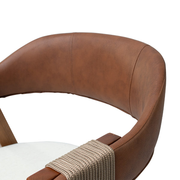 Cadeira Lisboa com encosto em corino