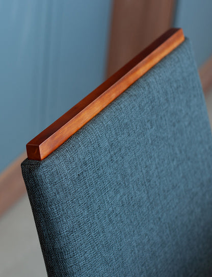 Kit com 2 Cadeiras Veneza Estofadas em Linho com Estrutura de Madeira Maciça e Acabamento PU Marrom Canela