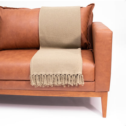 Sofá 3 Lugares Classic Corino com 2 Almofadas 2m Estrutura em Madeira de Eucalipto