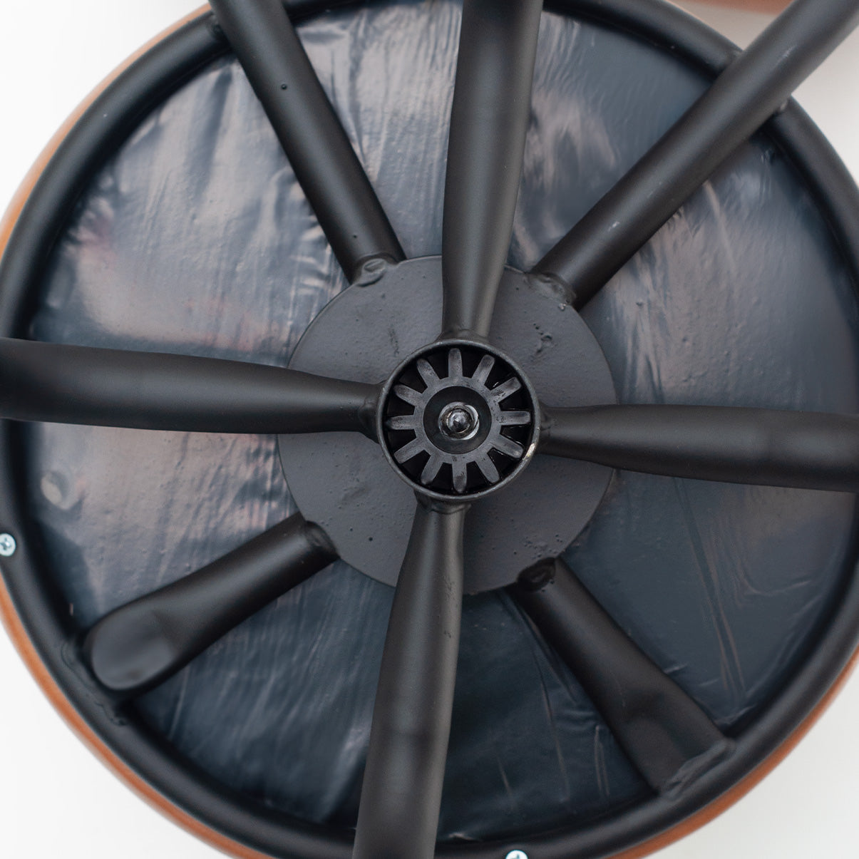 Kit 2 Banquetas Altas Giratórias Nala em aço com descanso de pés, ideal para cozinha, bancada e área gourmet