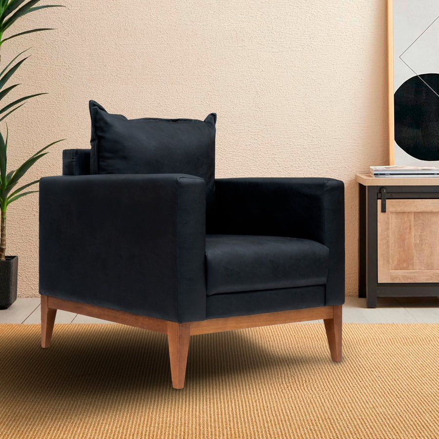 Poltrona Classic Estofada em Corino com Estrutura de Madeira Eucalipto, Almofada Removível