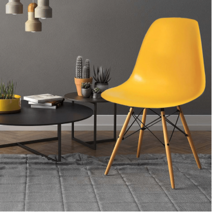 Cadeira Eifel Design Moderno em Polipropileno com Base de Madeira de Faia e Estrutura Metálica – 81x46 cm