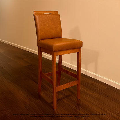 Banqueta Rubi Estofada em Corino com Encosto e Estrutura de Madeira Maciça – Altura 104 cm com Apoio para os Pés, Ideal para Bancada Alta