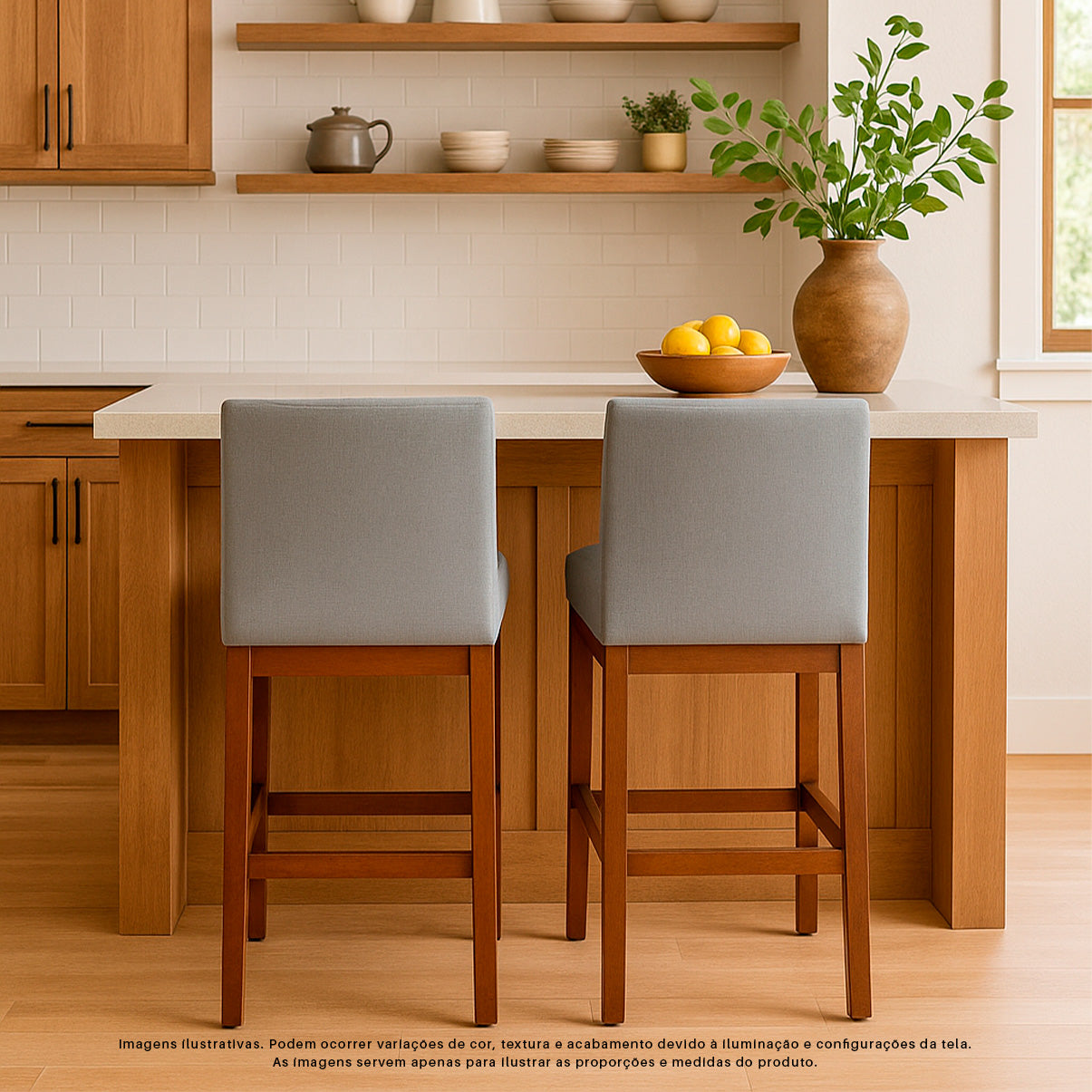 Banqueta Gold Estofada com Encosto em Tecido Linho, Espuma D23 e Estrutura 100% Madeira Maciça de Eucalipto com Apoio para os Pés e Acabamento em Verniz