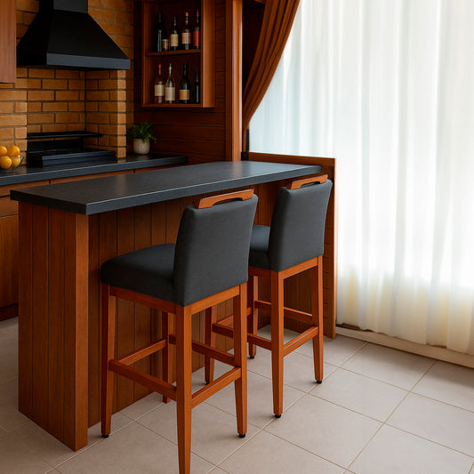 Banqueta Safira com Assento Estofado em Tecido Linho e Estrutura de Madeira Maciça – Com Encosto e Apoio para os Pés, Altura 104 cm para Bancadas Altas