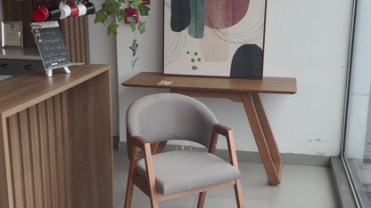 Cadeira Compuse Escandinava Com Encosto Curvo Estilo com Detalhes em Corino