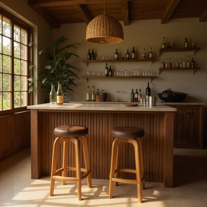 Banqueta de Bar em Madeira Maciça com Assento Estofado em Courino — Conforto e Estilo para Cozinha Gourmet